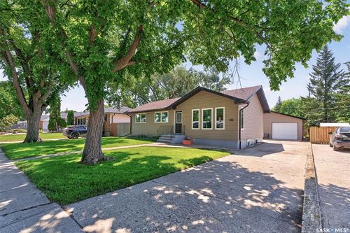937 Grace Street, Moose Jaw, SK, S6H3B9 | Card Image