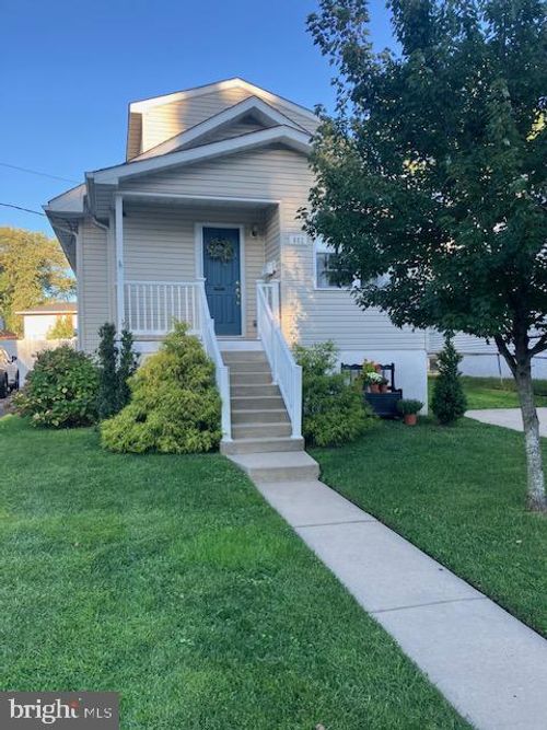 882 Crescent Ave, RUNNEMEDE, NJ, 08078-1013 | Card Image