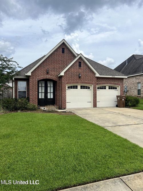 17012 Sago Dr, D'Iberville, MS, 39540-8604 | Card Image