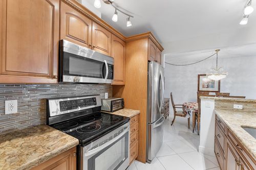 apt-511-1009 N Ocean Blvd, Pompano Beach, FL, 33062-4037 | Card Image