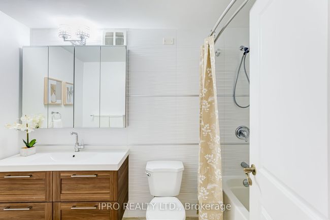 61 - 130 Ling Rd, Condo with 4 bedrooms, 2 bathrooms and 1 parking in Toronto ON | Image 45