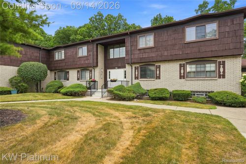 203-29990 Wildbrook Dr, Southfield, MI, 48034-1319 | Card Image