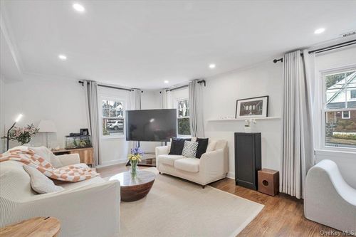 75 Oakland Ave, Eastchester, NY, 10707-1732 | Card Image