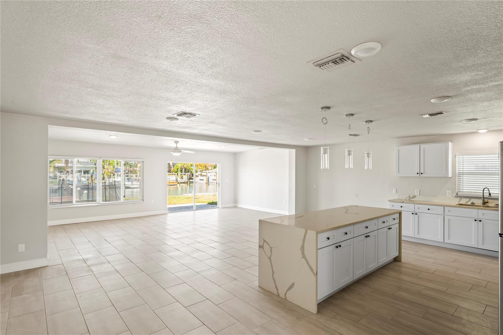 Residential in MADEIRA BEACH 4
