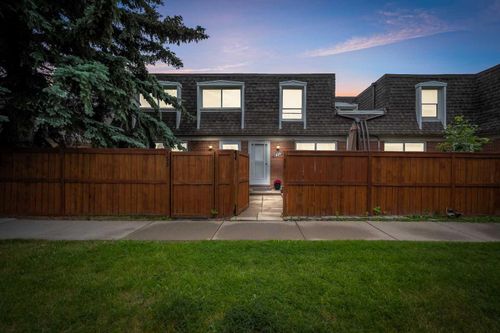 151-330 Canterbury Dr Sw, Calgary, AB, T2W1H6 | Card Image