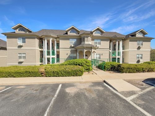 815 Holiday Rdg, Branson, MO, 65616-8418 | Card Image