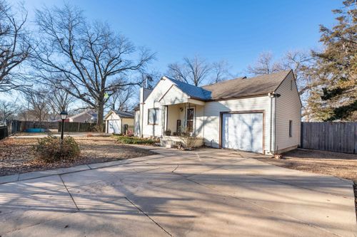 2719 N Edwards St, Wichita, KS, 67204-4618 | Card Image