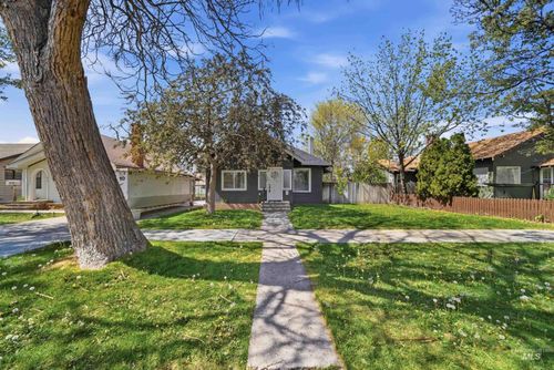 415 6th Ave S, Nampa, ID, 83651-3749 | Card Image