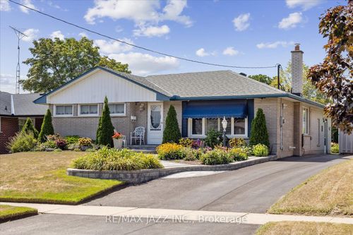 606 Gibbons St, Oshawa, ON, L1J4Z8 | Card Image