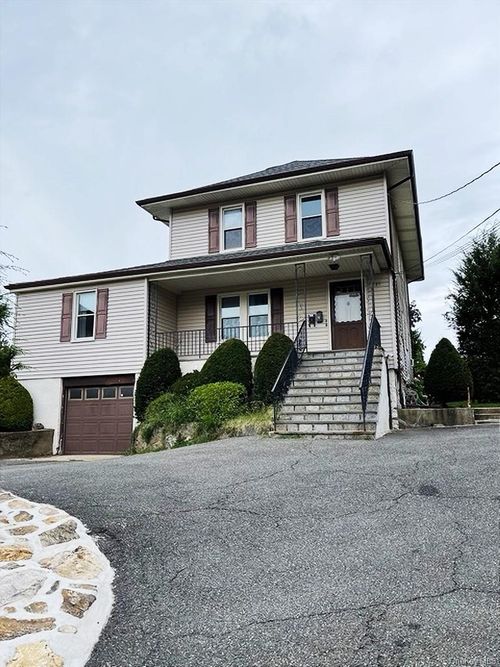 135 Wallace St, Eastchester, NY, 10707-3035 | Card Image