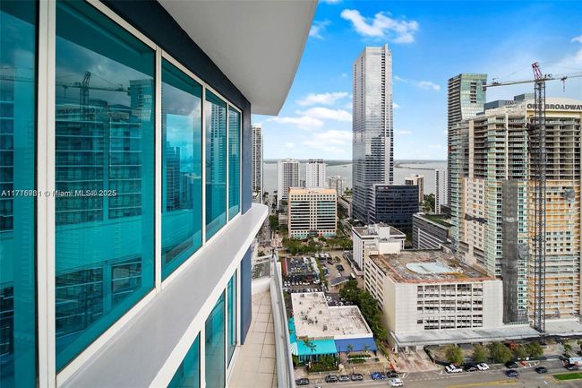APT-2600 - 60 Sw 13 Th St, Condo with 3 bedrooms, 4 bathrooms and null parking in Miami FL | Image 22