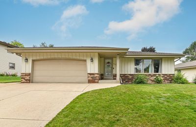 2200 E Hickory Drive, House other with 3 bedrooms, 1 bathrooms and null parking in OAK CREEK WI | Image 2