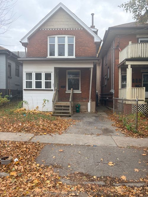 {{alt}} | Card Image