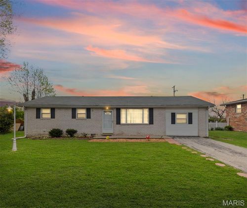 3817 John Glenn Dr, Granite City, IL, 62040-4322 | Card Image