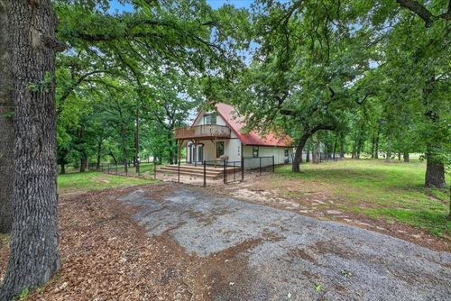 203 Fairway Dr, Nocona, TX, 76255-9209 | Card Image