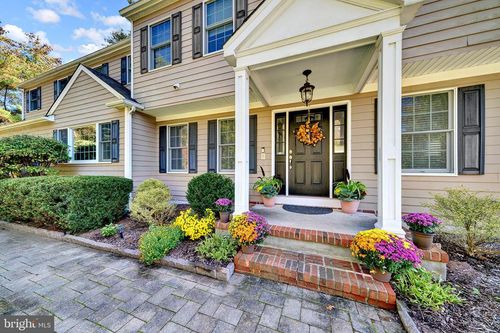 6 Forrest Blend Dr, TITUSVILLE, NJ, 08560-1317 | Card Image