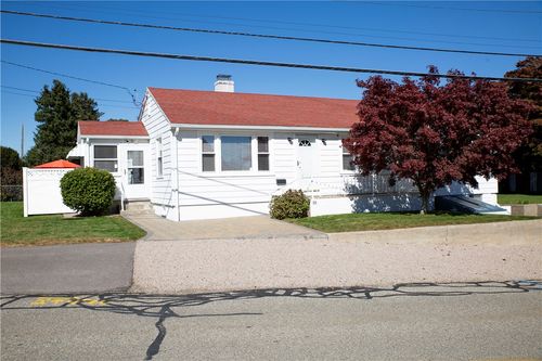 100 John St, Westerly, RI, 02891-2431 | Card Image