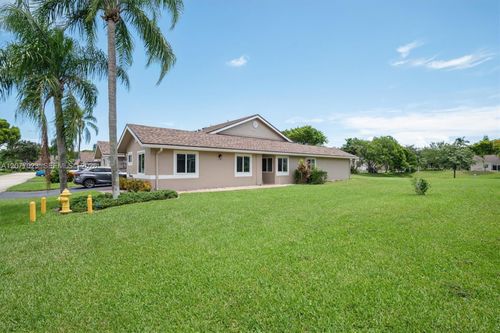 5200 W Lakes Dr, Deerfield Beach, FL, 33442-0939 | Card Image