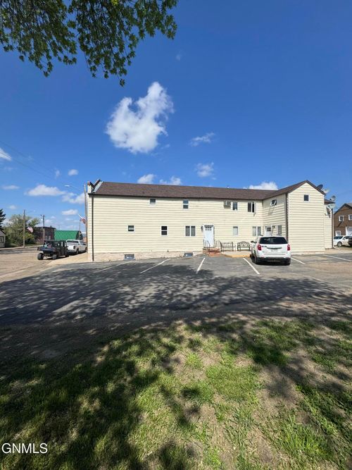 313 Main St, Medicine Lake, MT, 59247-7767 | Card Image
