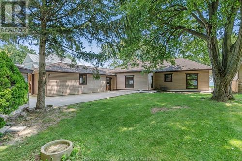 979 Maple Ave, Harrow, ON, N0R1G0 | Card Image