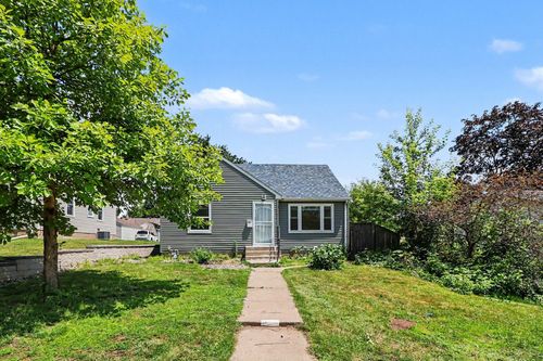 145 18th Ave S, South Saint Paul, MN, 55075-2146 | Card Image