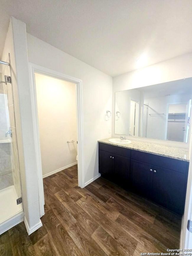 437 Middle Green Loop, House other with 3 bedrooms, 2 bathrooms and null parking in Floresville TX | Image 13