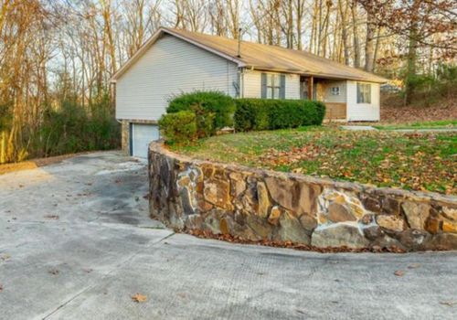302 Shannon Dr, Ringgold, GA, 30736-5206 | Card Image