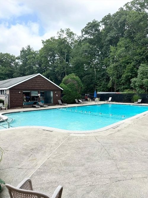 204-3 Greenbriar Dr, North Reading, MA, 01864-3131 | Card Image
