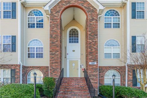 1922 Salem Bluff Dr, Winston-Salem, NC, 27127-4073 | Card Image