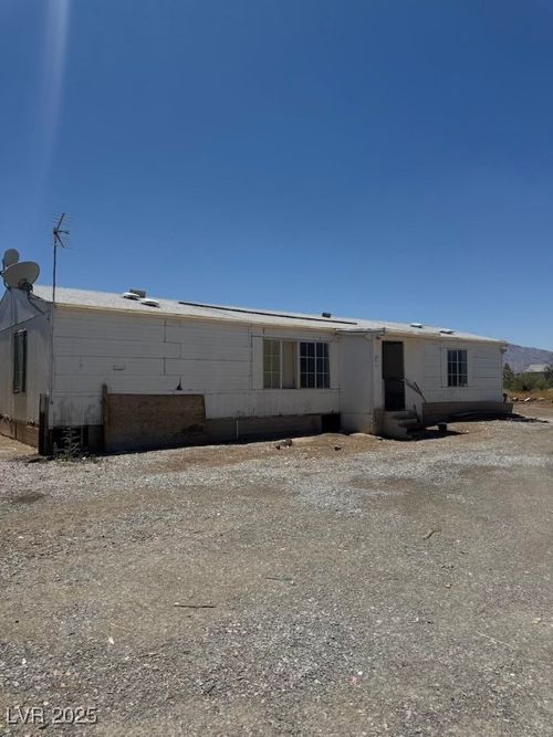 891 Julia St, Pahrump, NV, 89048-7389 | Card Image