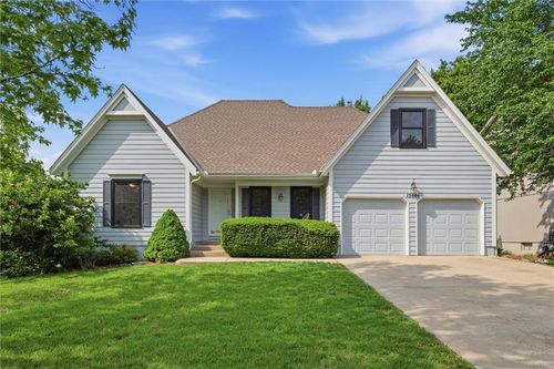 15644 W 83rd Ter, Lenexa, KS, 66219-2708 | Card Image