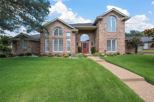 9002 Ridge Point Dr, Woodway, TX, 76712-8520 | Card Image
