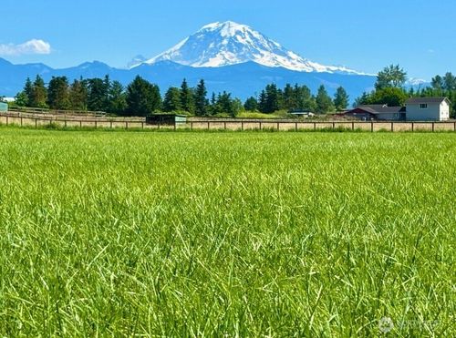 42711 196th Ave Se, Enumclaw, WA, 98022-9198 | Card Image