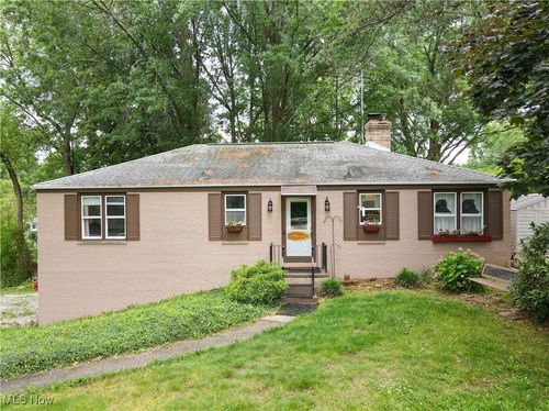 6684 Strausser Street Nw, North Canton, OH, 44720 | Card Image