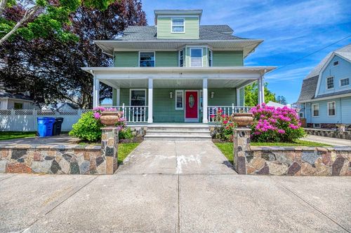 15 Henry St, Cranston, RI, 02905-2608 | Card Image