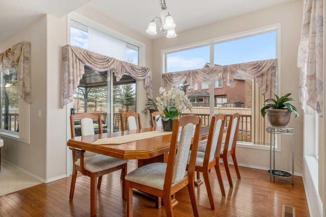 226 Everwillow Close Sw, House other with 5 bedrooms, 4 bathrooms and 4 parking in Calgary AB | Image 11
