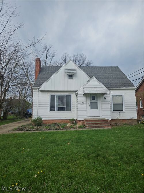 1520 Jaeger Dr, Lyndhurst, OH, 44124-2717 | Card Image