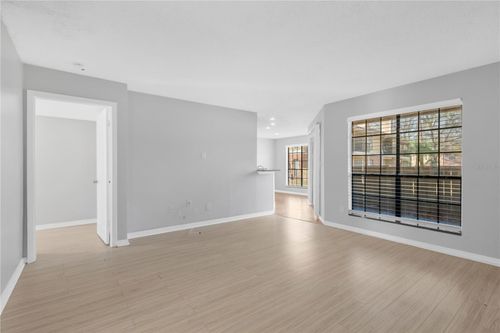 102-8613 Mallard Reserve Dr, TAMPA, FL, 33614-2342 | Card Image