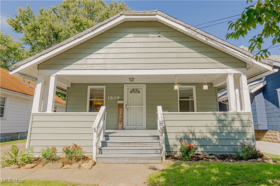 Flint Ave, Akron, OH 44305