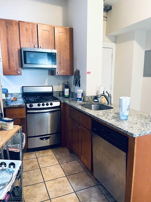 apt-3-4 Fountain Pl, Boston, MA, 02113-1454 | Card Image