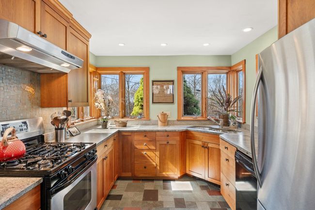 68 Ledge Rd, House other with 2 bedrooms, 2 bathrooms and null parking in Burlington VT | Image 15