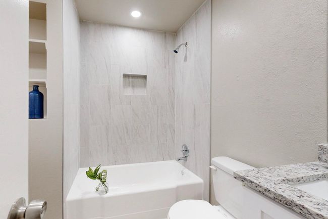 128 Se Gardens Blvd, House other with 3 bedrooms, 2 bathrooms and null parking in Burleson TX | Image 27