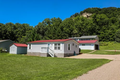 614 1st St, NELSON, WI, 54756-8424 | Card Image