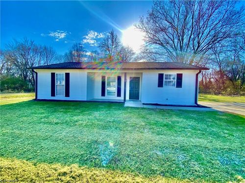 200 W Henderson St, East Spencer, NC, 28039 | Card Image