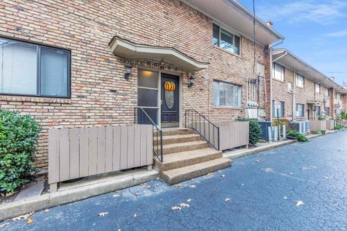 21-4400 Poplar Ave, Memphis, TN, 38117-3721 | Card Image