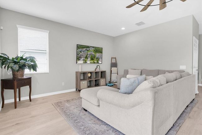 LIVING ROOM | Image 12
