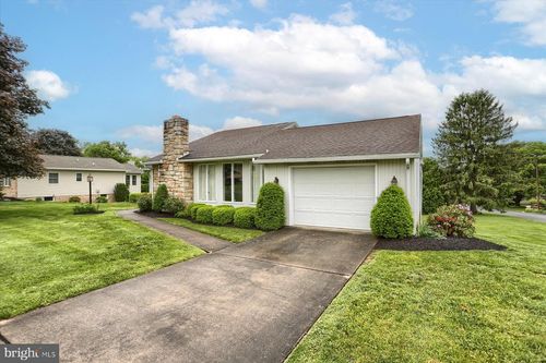 438 N 4th St, HALIFAX, PA, 17032-9404 | Card Image