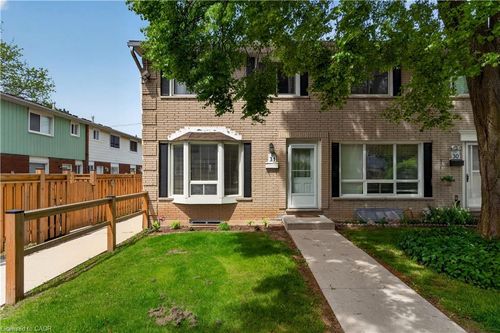 31-2700 Barton Street E, Hamilton, ON, L8E2J7 | Card Image