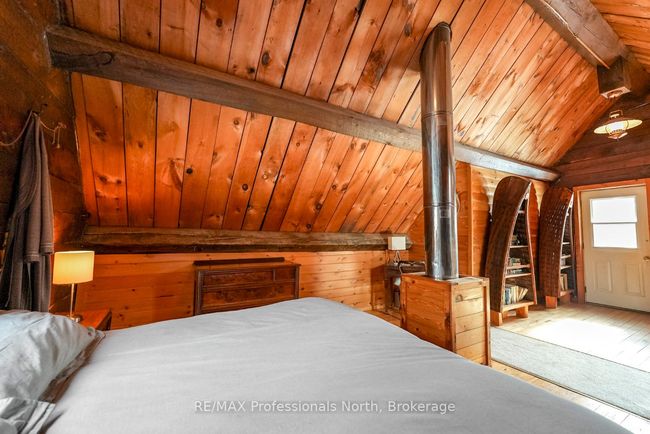 1015 Calbrett Rd, House other with 1 bedrooms, 1 bathrooms and 5 parking in Haliburton ON | Image 23