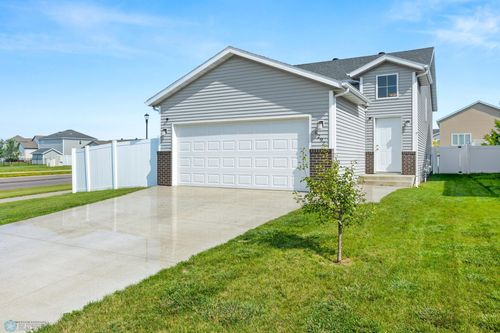 6297 57th Ave S, Fargo, ND, 58104-5720 | Card Image
